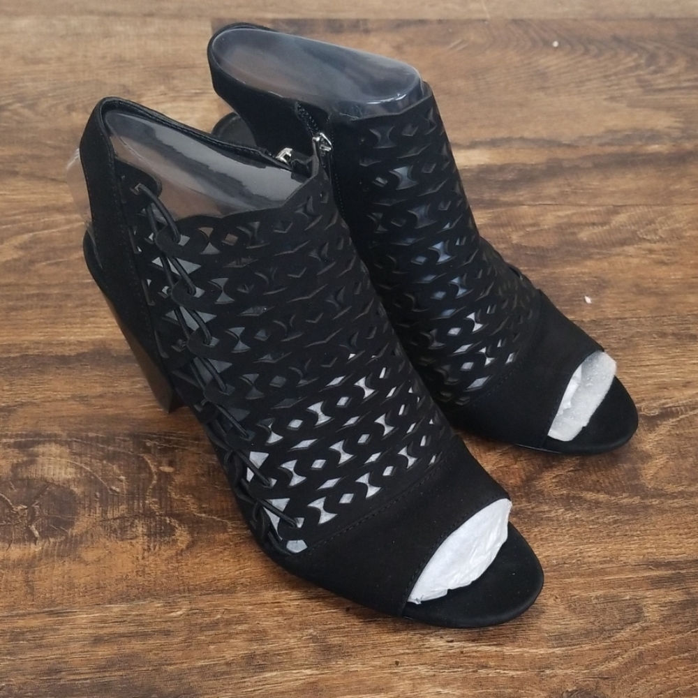 Vince Camuto Emberla Cage Sandals - Picture 1 of 4